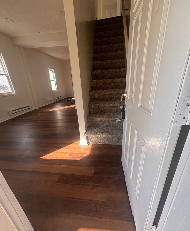 Photo - S Oak Apartment Unit 2