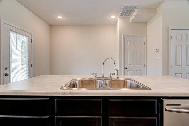 Photo - 450 E Norton Rd