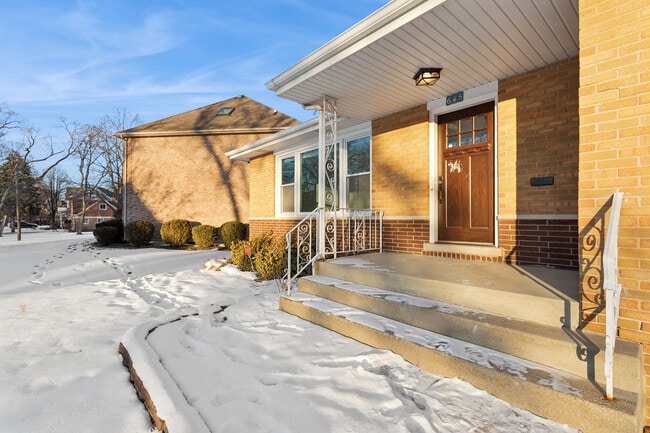 Photo - 645 Justina St