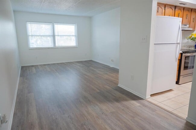 Photo - 1902 Honour Rd Unit 23