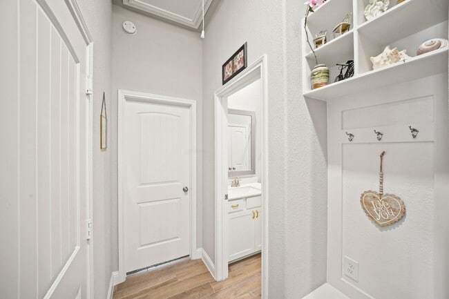 Photo - 19706 Dwight Eisenhower Dr