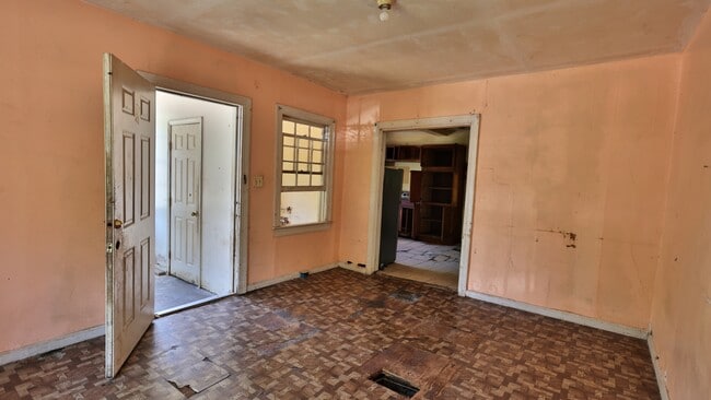 Photo - 127 Barbara Ave