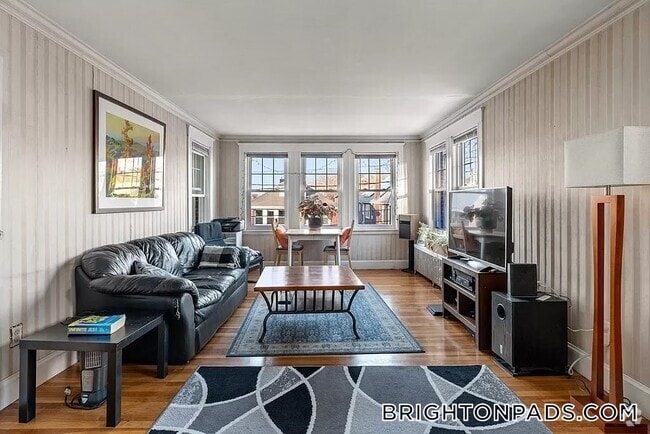 Building Photo - 88 Colborne Rd Unit 2 Rental
