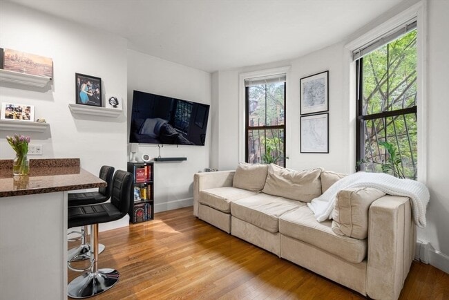 Photo - 20 Concord Sq Unidad 2