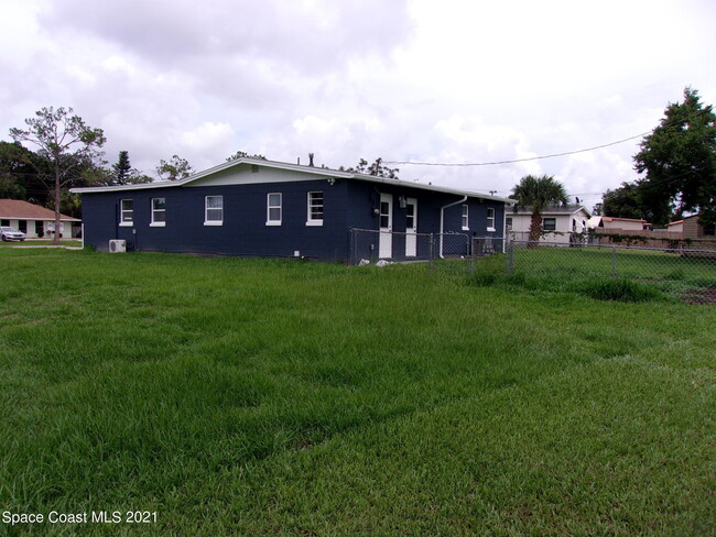 Photo - 1240 N Singleton Ave