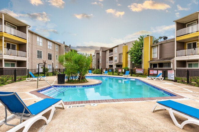 Photo - Parkway And Parkgreen On Bellaire