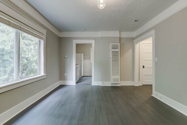 Photo - St. Johns Gorgeous Renovated Top Floor Studio w/ 1 MONTH FREE! Unit 09