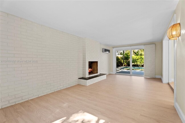 Photo - 5865 SW 48th St