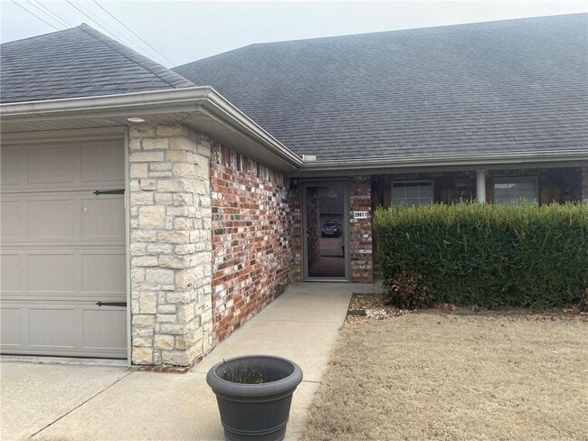 Photo - 2901 SW Windrift Ave Townhome