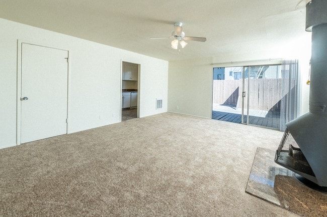 Photo - Jackson Lake Apartments