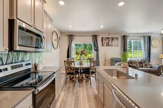 Photo - Newly Built Townhome 4bd 2.5ba