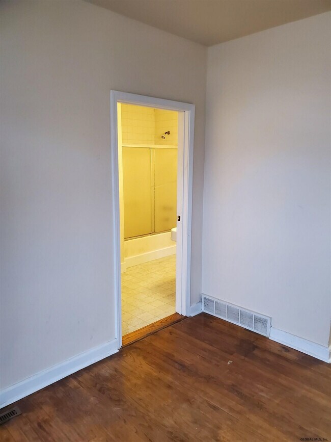 Photo - 85 Park Ave Unidad #1