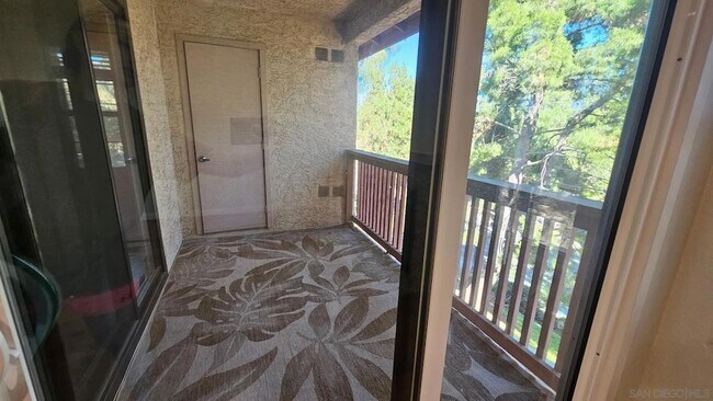 12091 Alta Carmel Ct Unidad 10