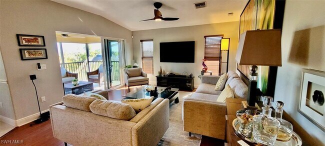 Photo - 10091 Lake Cove Dr Unidad 301