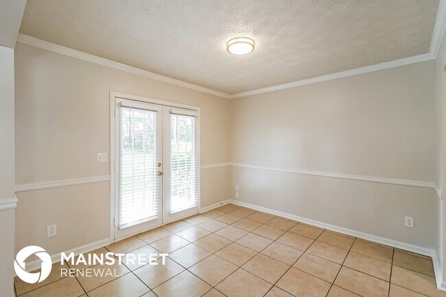 Photo - 2173 Martin Way