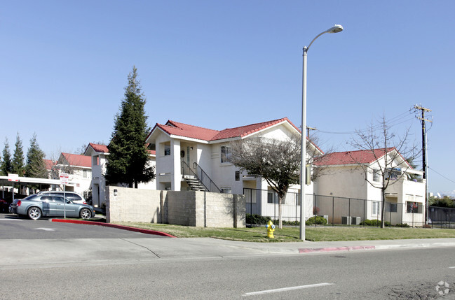 Building Photo - Villa Robles Apartments