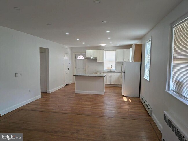 Photo - 7524 Whitaker Ave