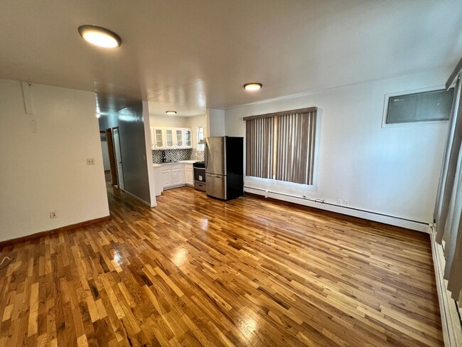 Photo - 140-11 169th St Unit Main Floor