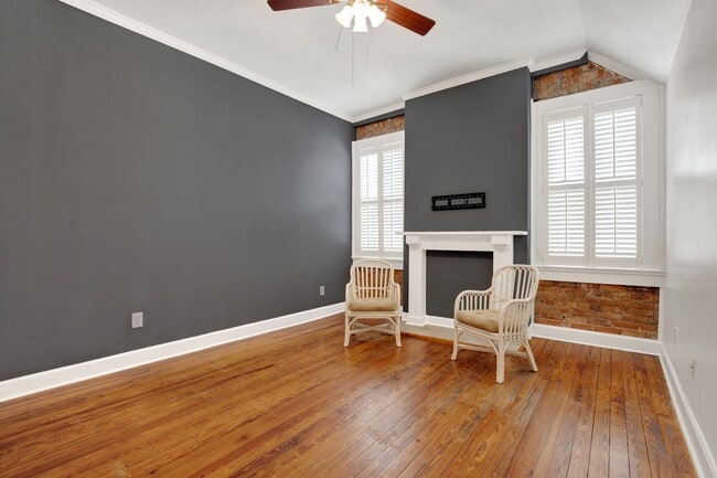Photo - 125 E Broad St