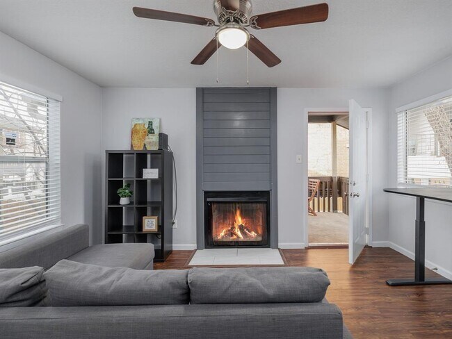 Photo - 3004 Speedway Unit 6