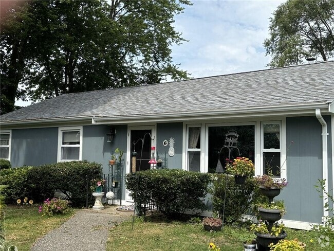 Building Photo - 6 Hickory Ave Rental