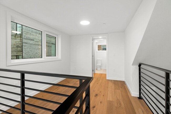 Photo - Eastlake Loft Condominium