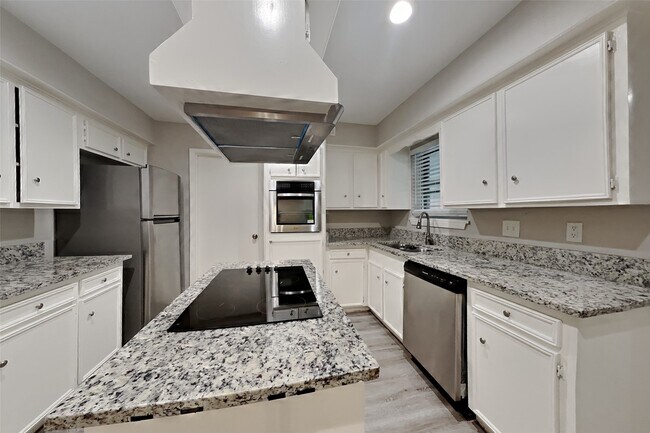 Photo - 2318 Turtle Creek Dr