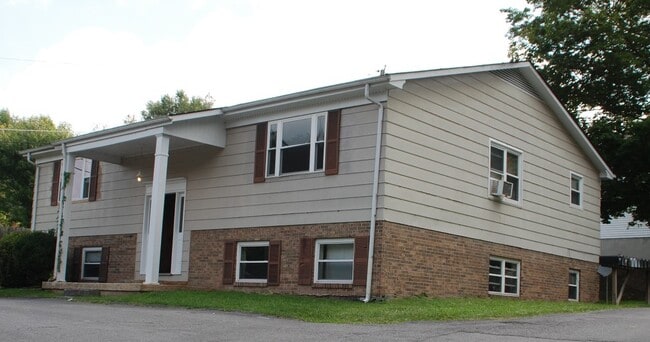 Photo - 107 Carolina Ave Unit Apt B