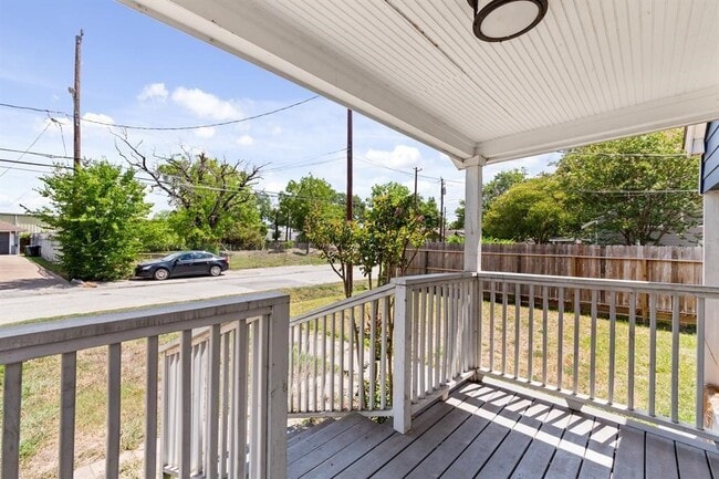 Photo - 1305 Idylwild St
