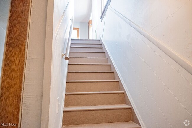 Building Photo - 3111 W 90th St Unit 2/UP Rental