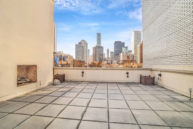 Photo - 230 E 63rd St