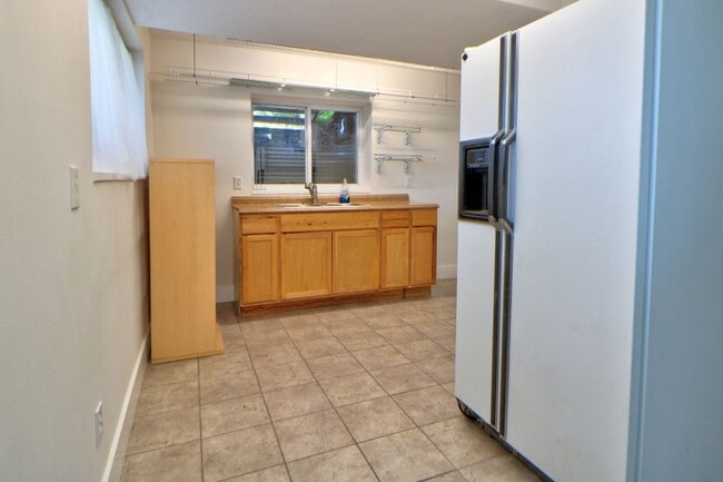 Photo - Basement Apartment Near Springville Canyon