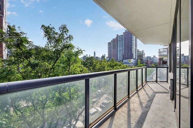 250 E Houston St Unit 9C