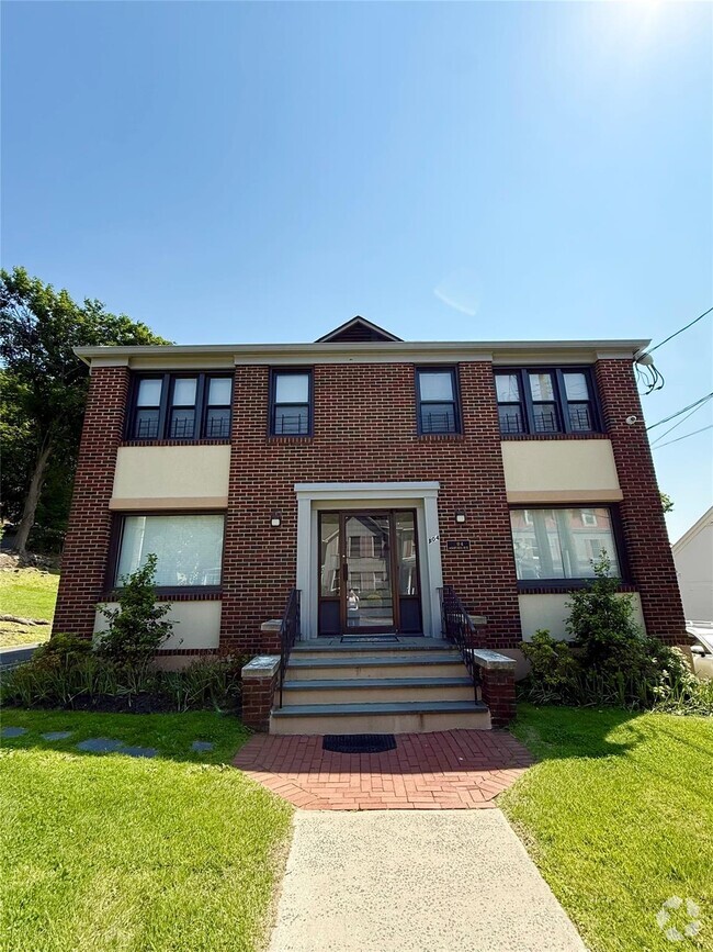 Building Photo - 504 Ashford Ave Rental