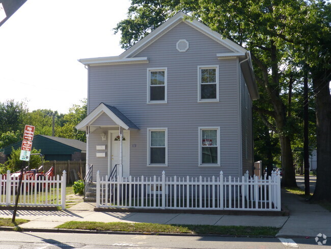 Building Photo - 158 Nash St Unit 2 Rental