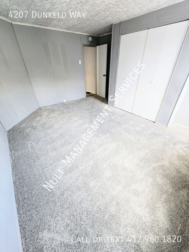 Photo - 4207 Dunkeld Way