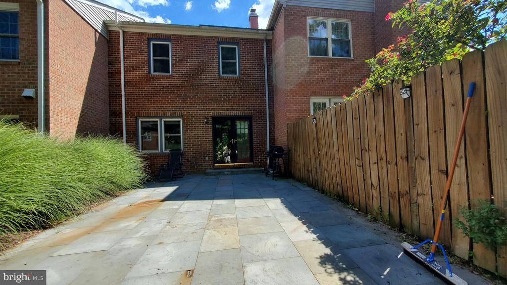 Photo - 7526 Heatherton Ln