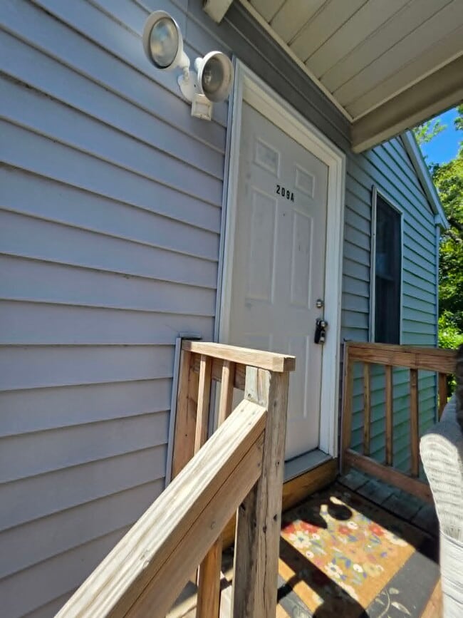 Photo - 209 Monticello Ave