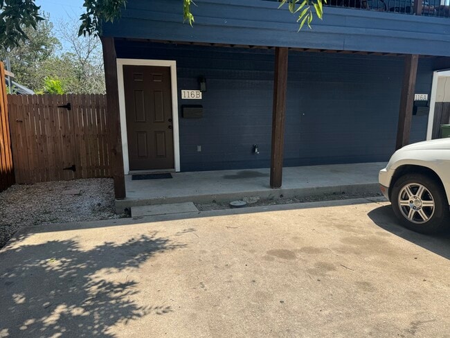 Building Photo - 116 McKinley St Rental