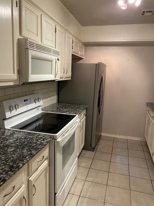 Photo - 12303 SW 14th St