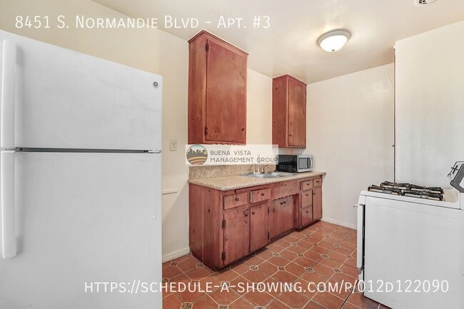8451 Normandie Ave Unidad #3