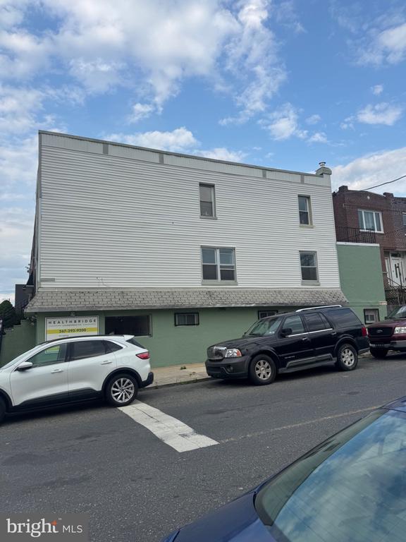 Photo - 6648 Lansdowne Ave