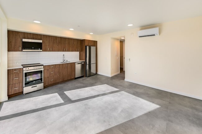Photo - Fremont View: Modern Classic Collection