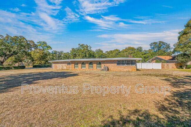 Photo - 8 Manor Dr