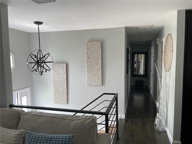 Photo - 83 Whiting St