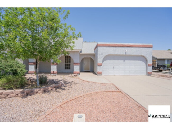Building Photo - Welcome to a Crown Jewel in Chandler- A Ra... Rental