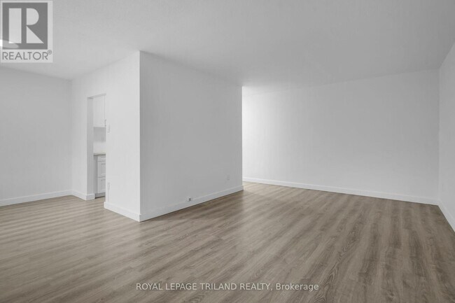 Photo - 227 Cathcart St Unit 107