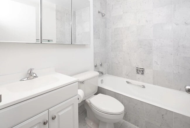 Photo - 200 Rector Pl