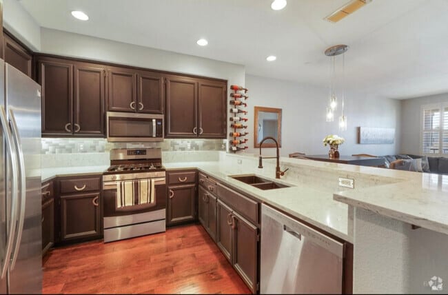 Building Photo - 2931 Edgewater Dr Rental
