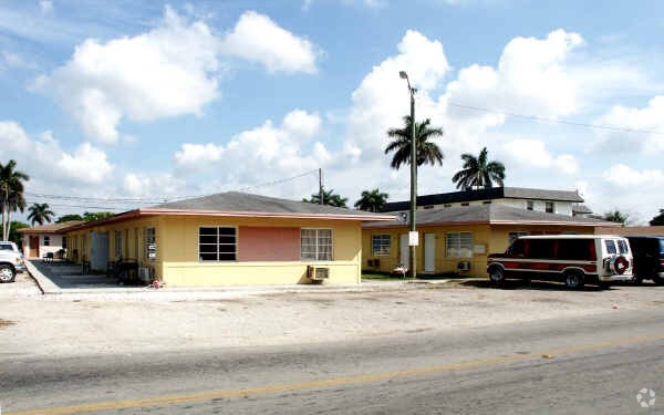 Photo - 84 NW 12th St